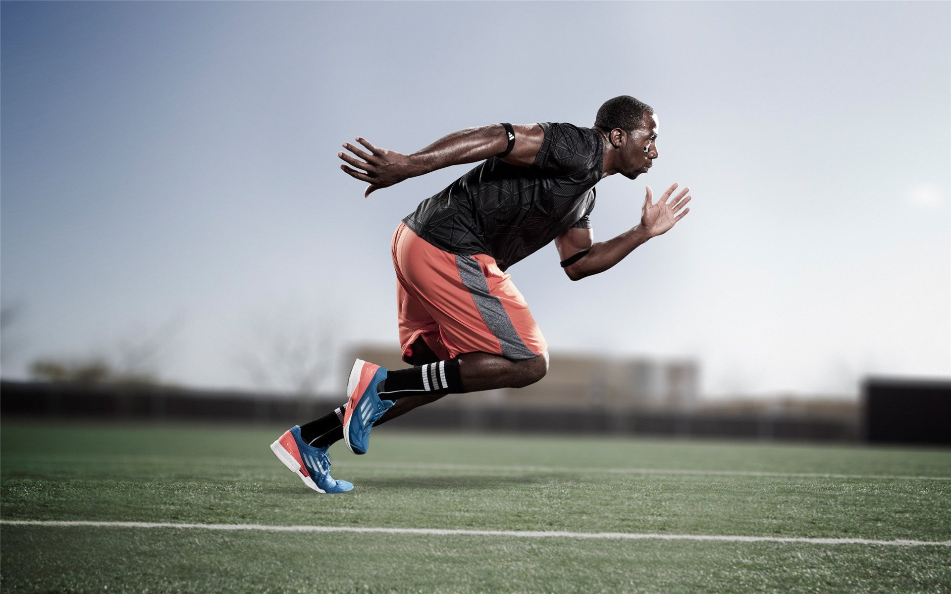 “东安湖体育公园：铁人三项挑战极限运动员的耐力与速度”